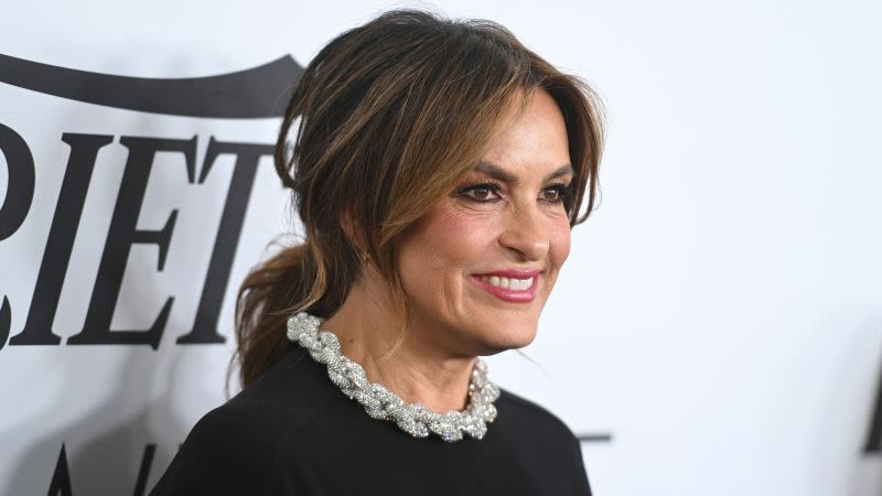 Mariska Hargitay doesn’t just play an investigator on ‘Law & Order: SVU.’ She’s working to solve actual crimes | CNN