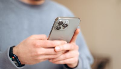 Expertos advierten a usuarios de iPhone que no deben descargar nueva actualización - El Diario NY
