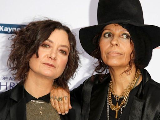 Linda Perry had double mastectomy amid secret, 'stressful' breast cancer battle