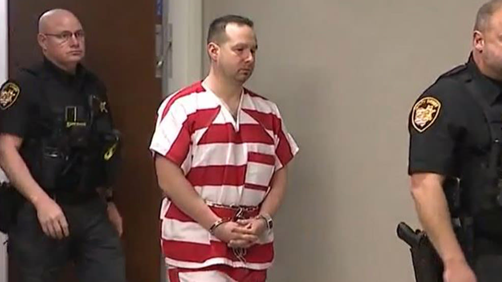 High-ranking Ohio National Guard officer pleads not guilty to raping child