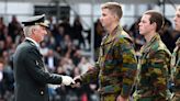 Arropado por su familia, Gabriel de Bélgica supera con éxito la primera fase de su formación militar