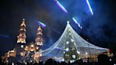Encienden luces navideñas en la capital de Aguascalientes
