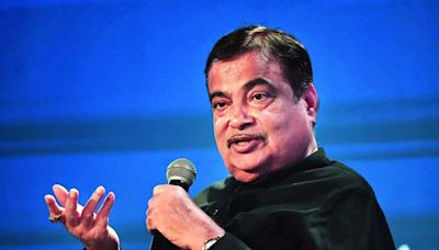 Nitin Gadkari slams Indian Road Congress, calls for construction of better quality roads - ET Auto