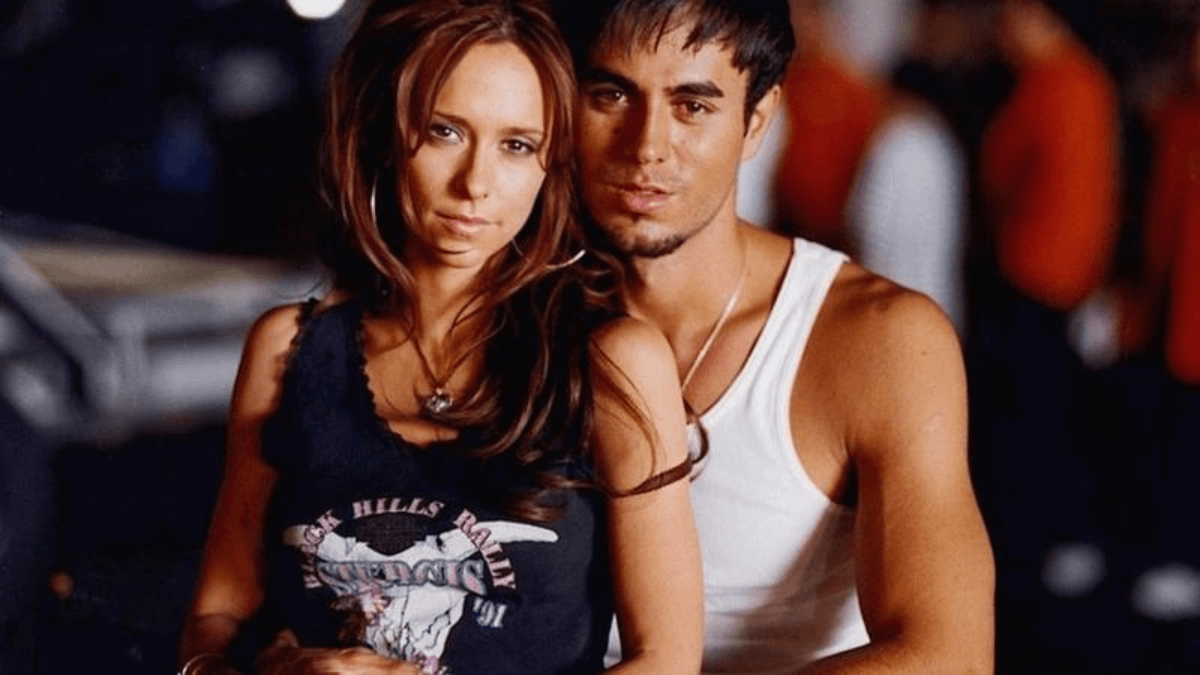 “He was really crying because she had passed”: Enrique Iglesias Was Battling Personal Trauma After Tragic Death of Aaliyah While Shooting Hero