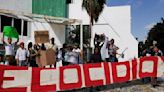 Ciudadanos clausuran simbólicamente delegación de Semarnat en Cancún