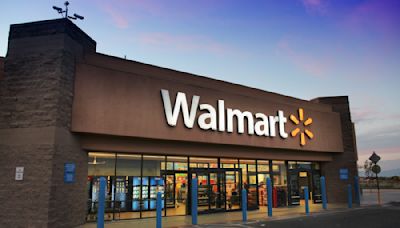 Ex-Walmart US CEO Bill Simon Says Retailer Won’t Keep Affluent Shoppers