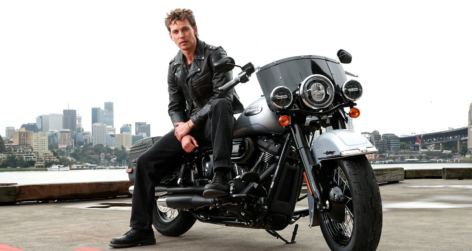 Austin Butler Poses with Motorcycle at ‘The Bikeriders’ Press Event in Sydney