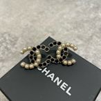 Chanel 耳環 珍珠 黑鑽logo《精品女王全新&二手》