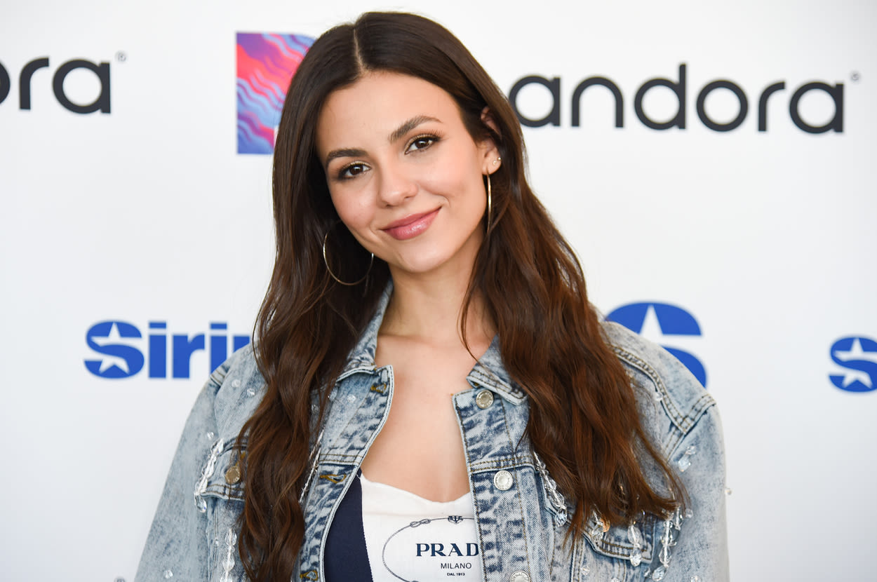 Victoria Justice Explained Why Filming Her First Sex Scene Was "Uncomfortable"