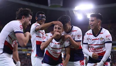 El golazo de Roberto 'Piojo' Alvarado, que iluminó a unas impredecibles Chivas de Guadalajara