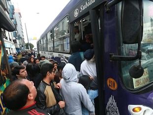 “Vamos a dejarles”: transportistas que acatarán el paro dicen que no atacarán a buses que trabajen ese día