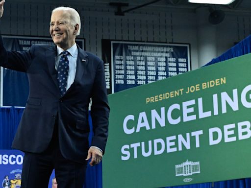 Biden student loan repayment plan to resume amid legal challenges, federal appeals court rules