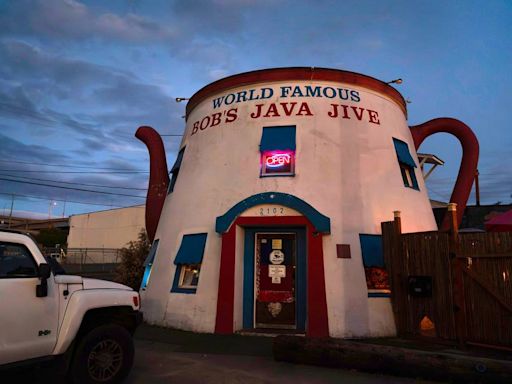 This coffeepot-shaped karaoke bar is a living piece of Tacoma history. Look inside