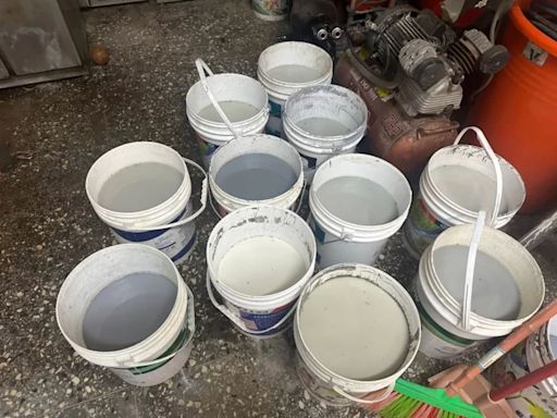 竹市客雅溪牛奶河原因找到了 工程行員工清洗油漆下場曝