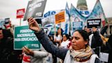 "¿Qué más esperan que hagamos?": los maestros argentinos viven su tercera huelga en 2024