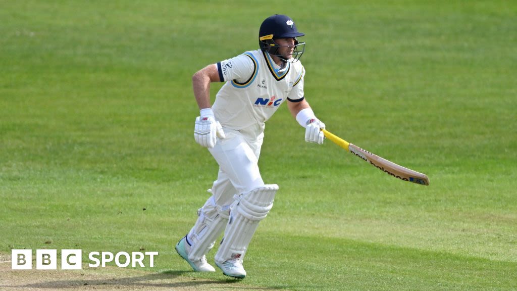 County Championship: Yorkshire well-placed to beat Glamorgan