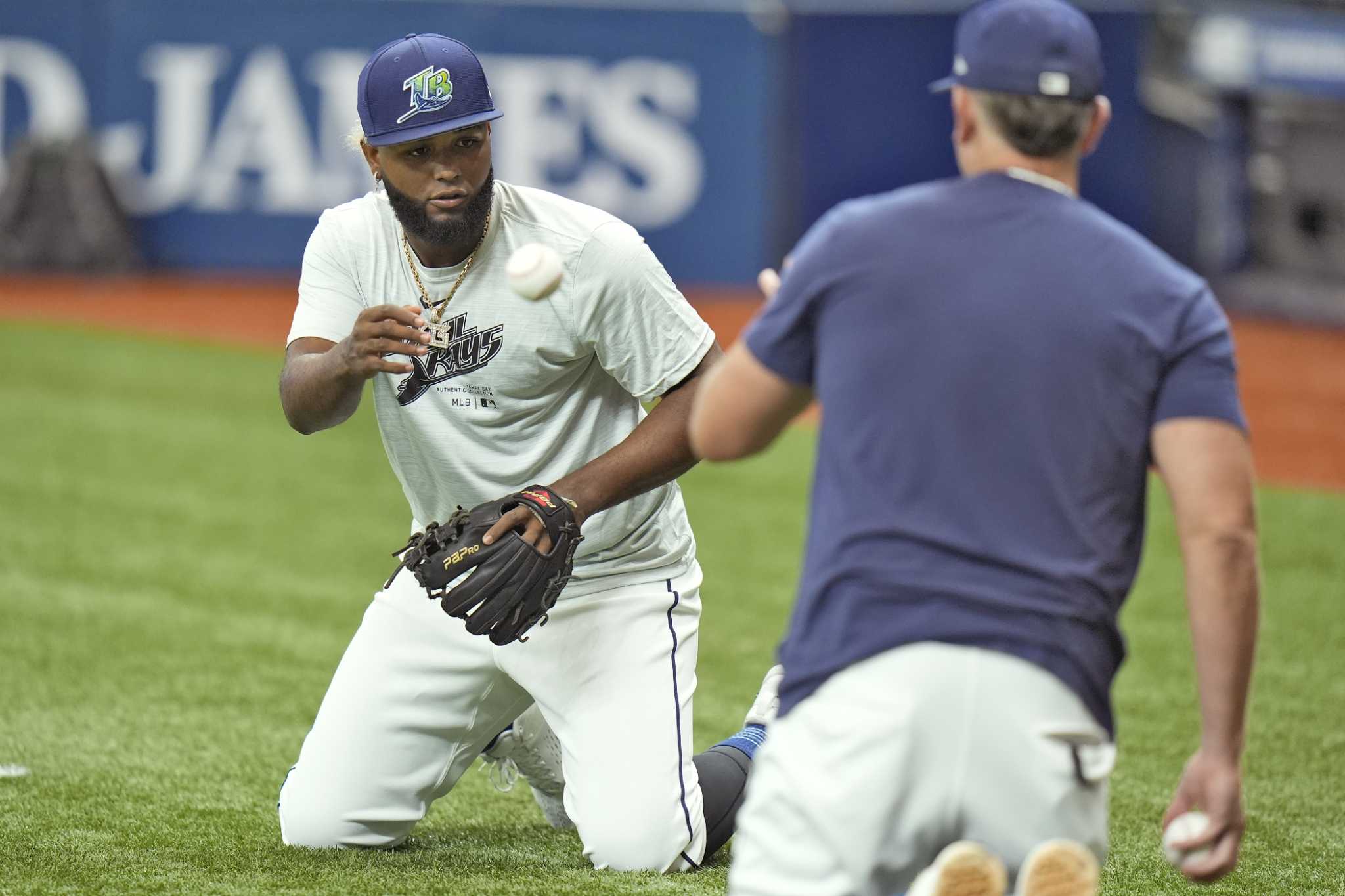 Bregman and Peña homer as the AL West-leading Astros beat the Rays 3-2