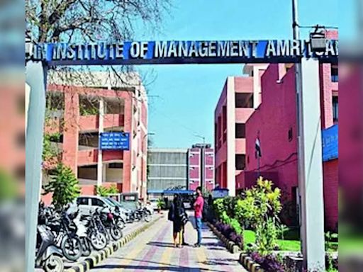 Armed Nihang Threatens IIM Students with Sword | Chandigarh News - Times of India