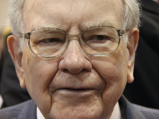 Warren Buffett's Selling Over $3.8 Billion Worth of Bank of America Stock in 2 Weeks Is an Ominous and Unmistakable Warning for Wall Street