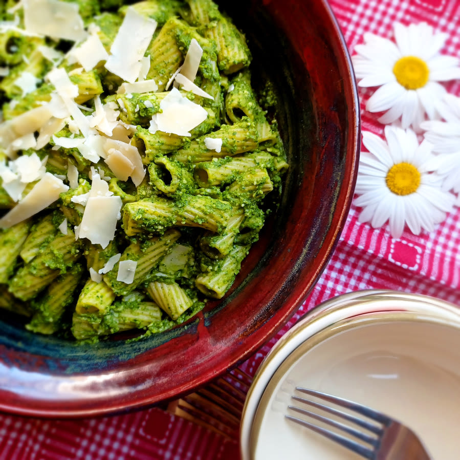 Presto pesto: Peas, spinach and basil mix with pasta for simple supper