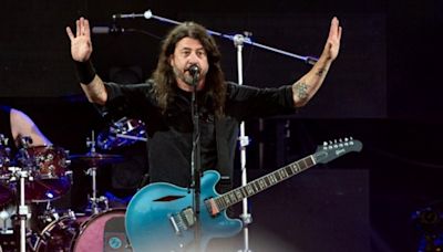 Dave Grohl Reveals He's a Father Again in a...Very Creative Way - Jezebel