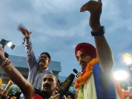 WATCH: T20 World Cup hero Arshdeep Singh returns home to a grand welcome