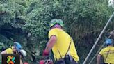 Rescatan con vida a hombre que cayó en cauce de río Pirro en Heredia | Teletica