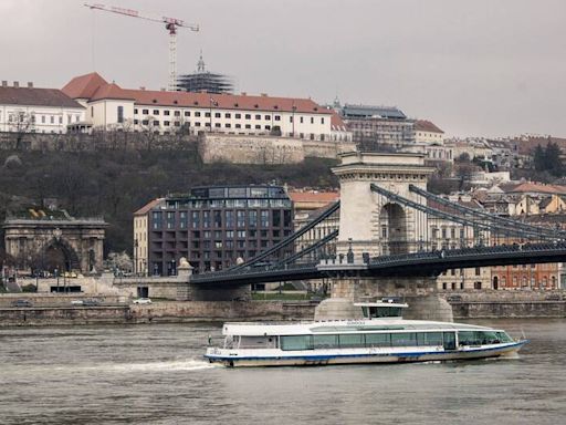 匈牙利布達佩斯多瑙河船隻相撞 2死5失蹤