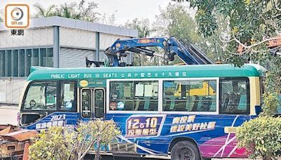 連撞3車不顧而去 綠Van駛往維修 6旬司機涉危駕共3罪 車房內被捕