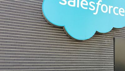 Is There An Opportunity With Salesforce, Inc.'s (NYSE:CRM) 30% Undervaluation?