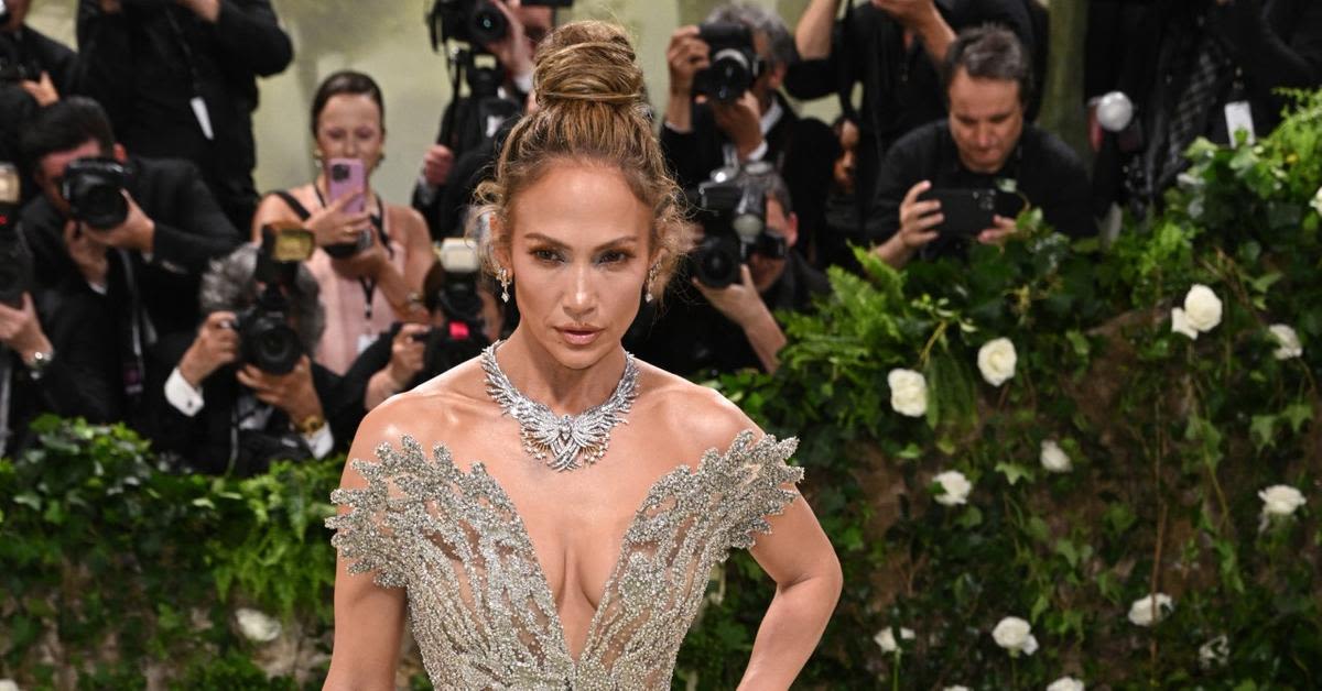 Jennifer Lopez Slammed for Curt Response to Reporter in Viral Met Gala Clip: 'Such a Sweetie'