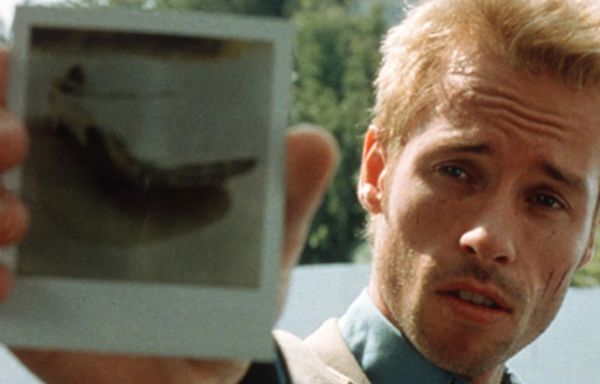 Director Christopher Nolan Never Expected The Mind-Bending Fallout Of Memento - SlashFilm