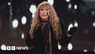 Stevie Nicks postpones Glasgow gig due to injury