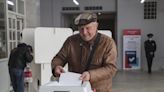 Los rusos votan con la mente puesta en Ucrania