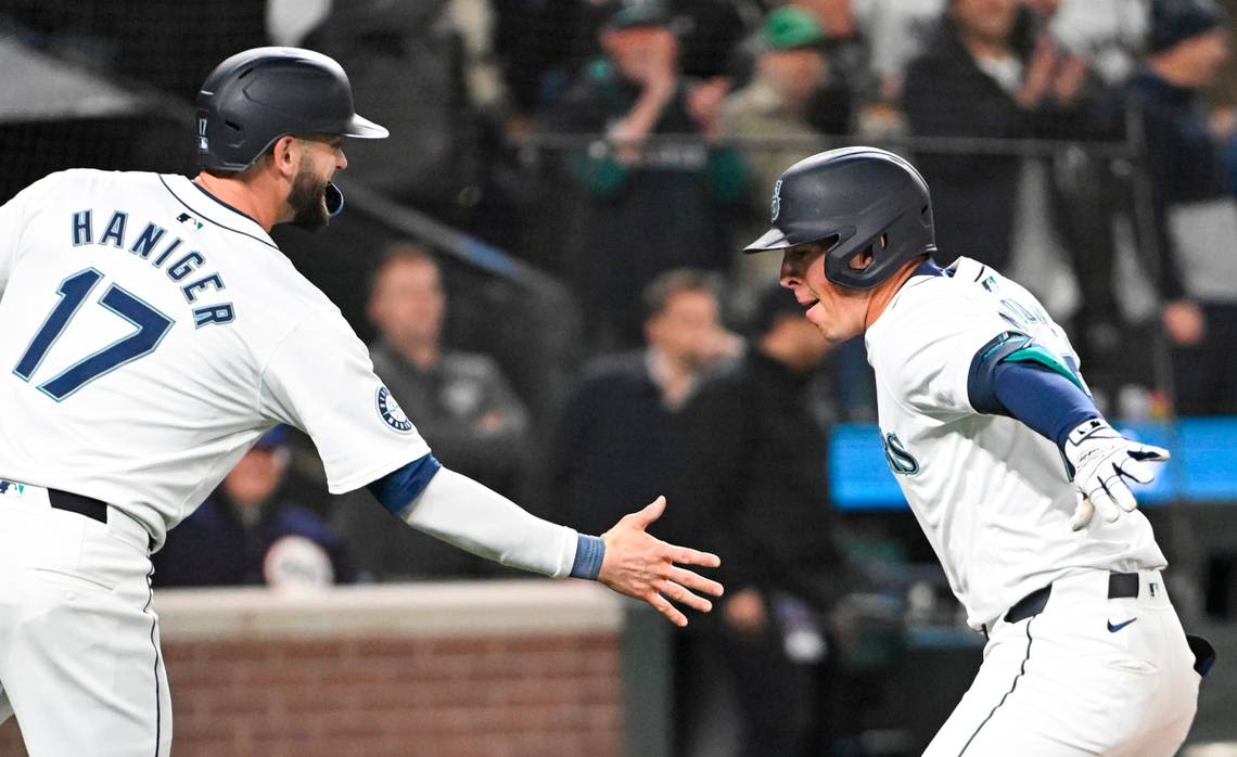 Mariners salvage finale with Astros, even AL West – but lose OF Julio Rodriguez to injury
