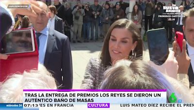 Los gritos de las fans de la reina Letizia sorprenden a Tatiana Arús: "Es como cuando ves a Micky Mouse por primera vez"