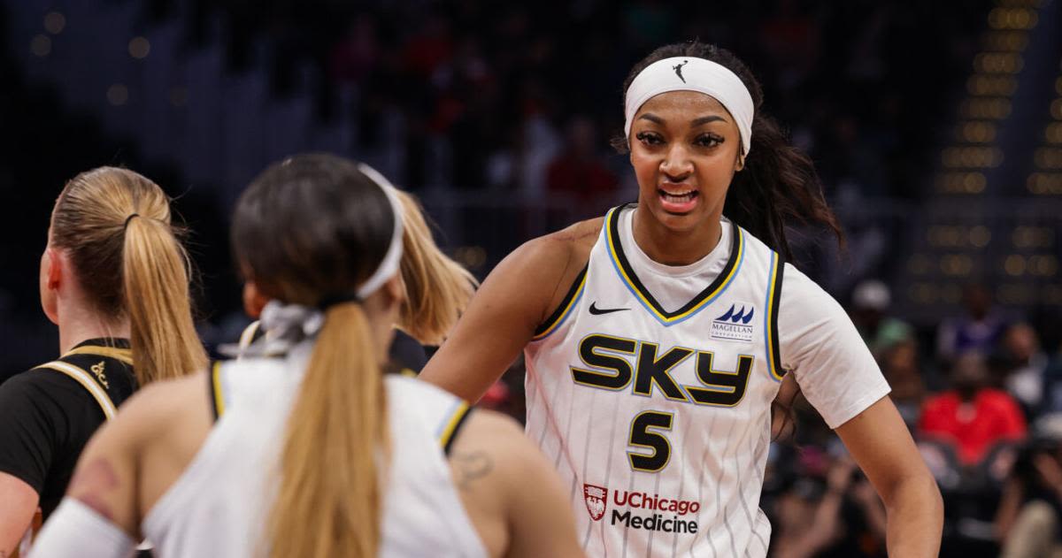 With Kim Mulkey sitting courtside, Angel Reese sparkles in her first game at Washington