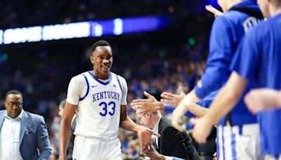 After planning to turn pro, former Kentucky player Ugonna Onyenso transfers to a new school