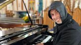 Homeless piano player raises thousands for charity