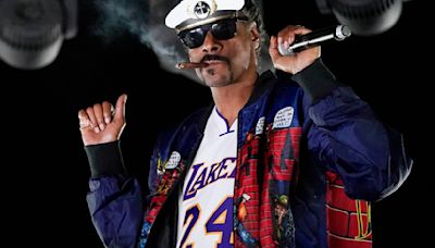 Snoop Dogg's 'Gin & Juice by Dre and Snoop' drink takes over as Arizona Bowl sponsor