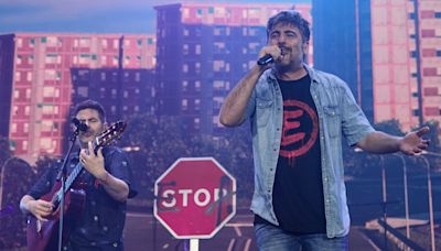 El guiño y homenaje de Estopa a Lamine Yamal en el concierto más multitudinario de su carrera: "Cada día te quiero más"