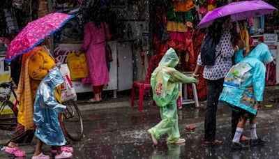 Weather updates: Heatwave alert in Delhi, rainfall in THESE southern states