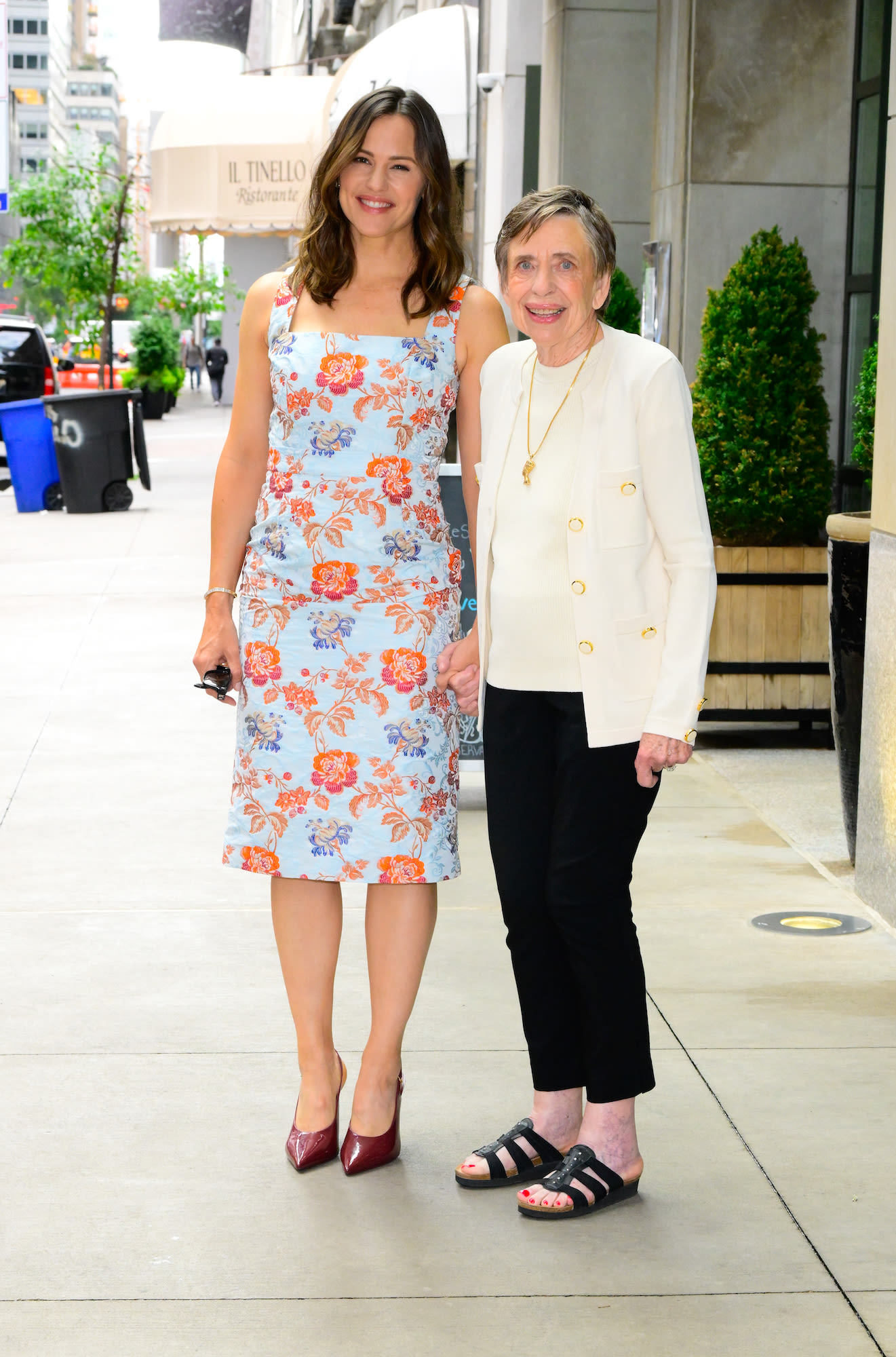 Jennifer Garner and Her Mom Pat Bring Hoda Kotb to Tears When Discussing Grief on ‘Today’