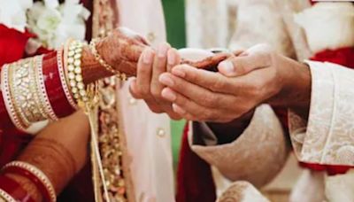 Brother and Sister Marry Each Other in UP's Hathras to Get Money Under Mass Marriage Scheme - News18