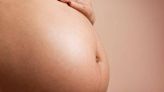 Grávida de quíntuplos é autorizada a retirar 3 de 5 fetos