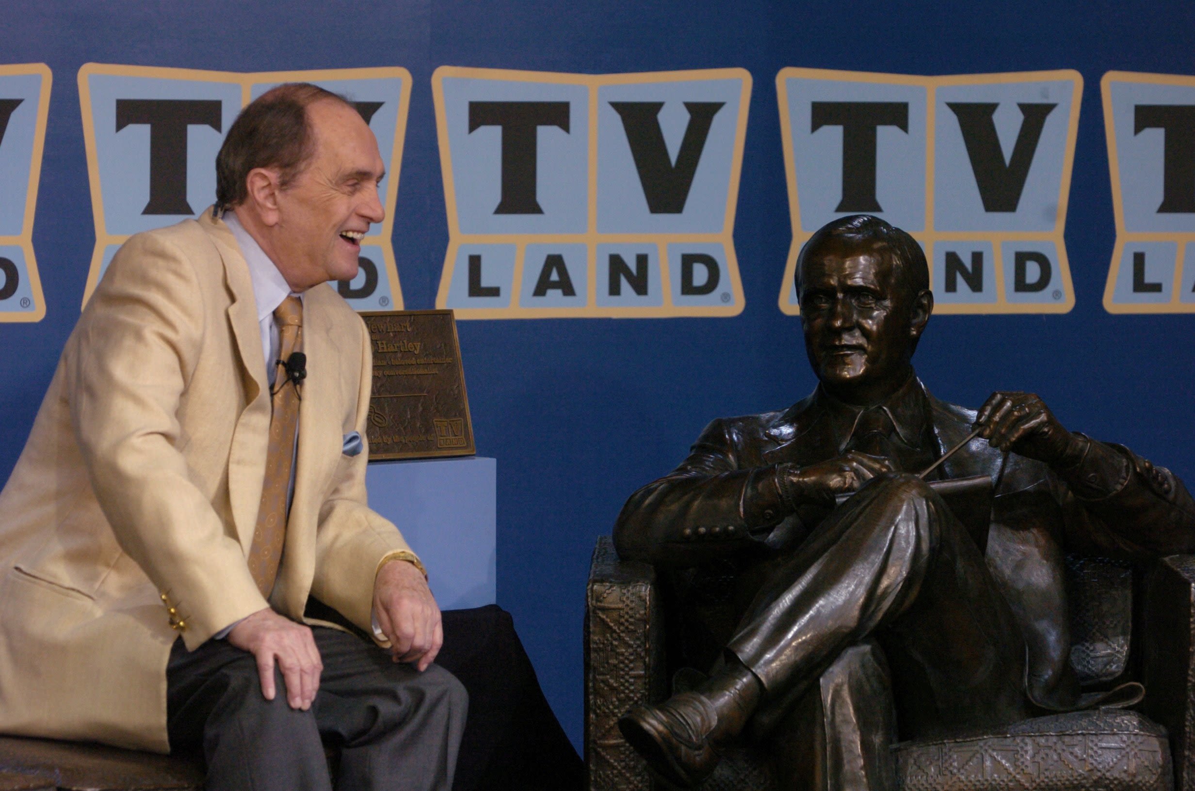 Column: Remembering Bob Newhart and his love of Chicago sports — especially the Cubs