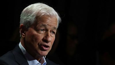 Fed should be patient on next move, JP Morgan's Dimon says