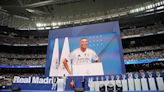 El Real Madrid da la bienvenida a Mbappé con un gran espectáculo en el Bernabéu
