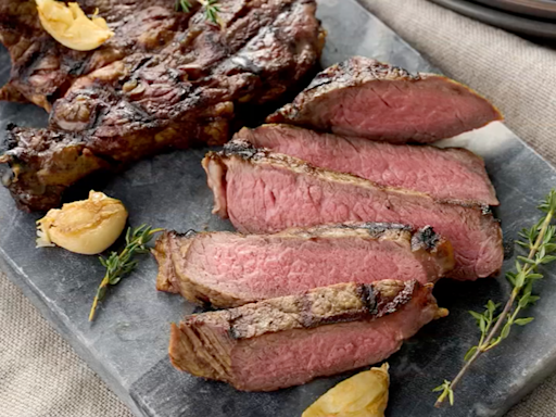 Need a last-minute gift for Dad? These Black Angus steaks are on sale and arrive in time if you order today