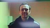 Ruso Navalny dice que todas las mañanas lo obligan a escuchar a un cantante pop pro-Putin en prisión